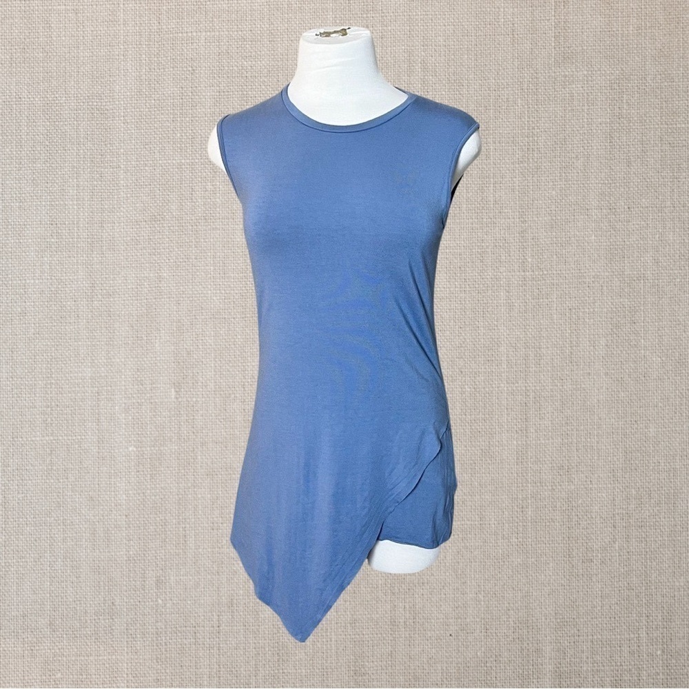 HARVE Benard Asymmetrical Length Sleeveless Top
